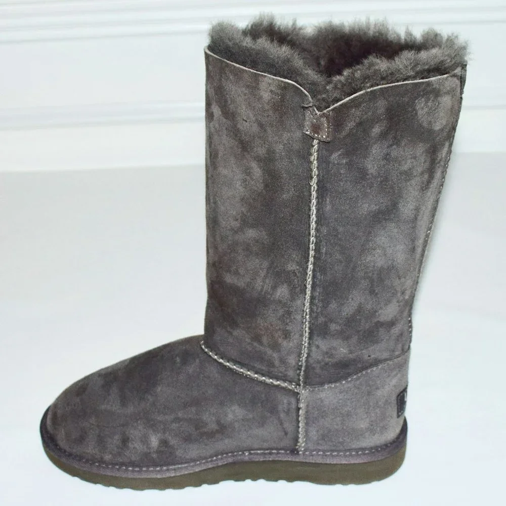 UGG Like New! Bailey Button Triplet Grey Sheepskin Boots - Size 5